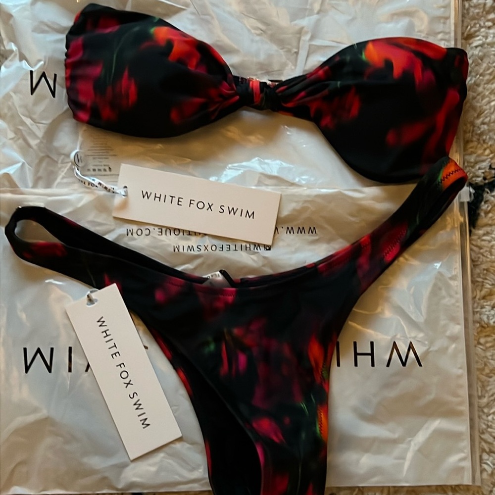 White Fox Boutique Bikini -Sangria Floral - Picture 4 of 6